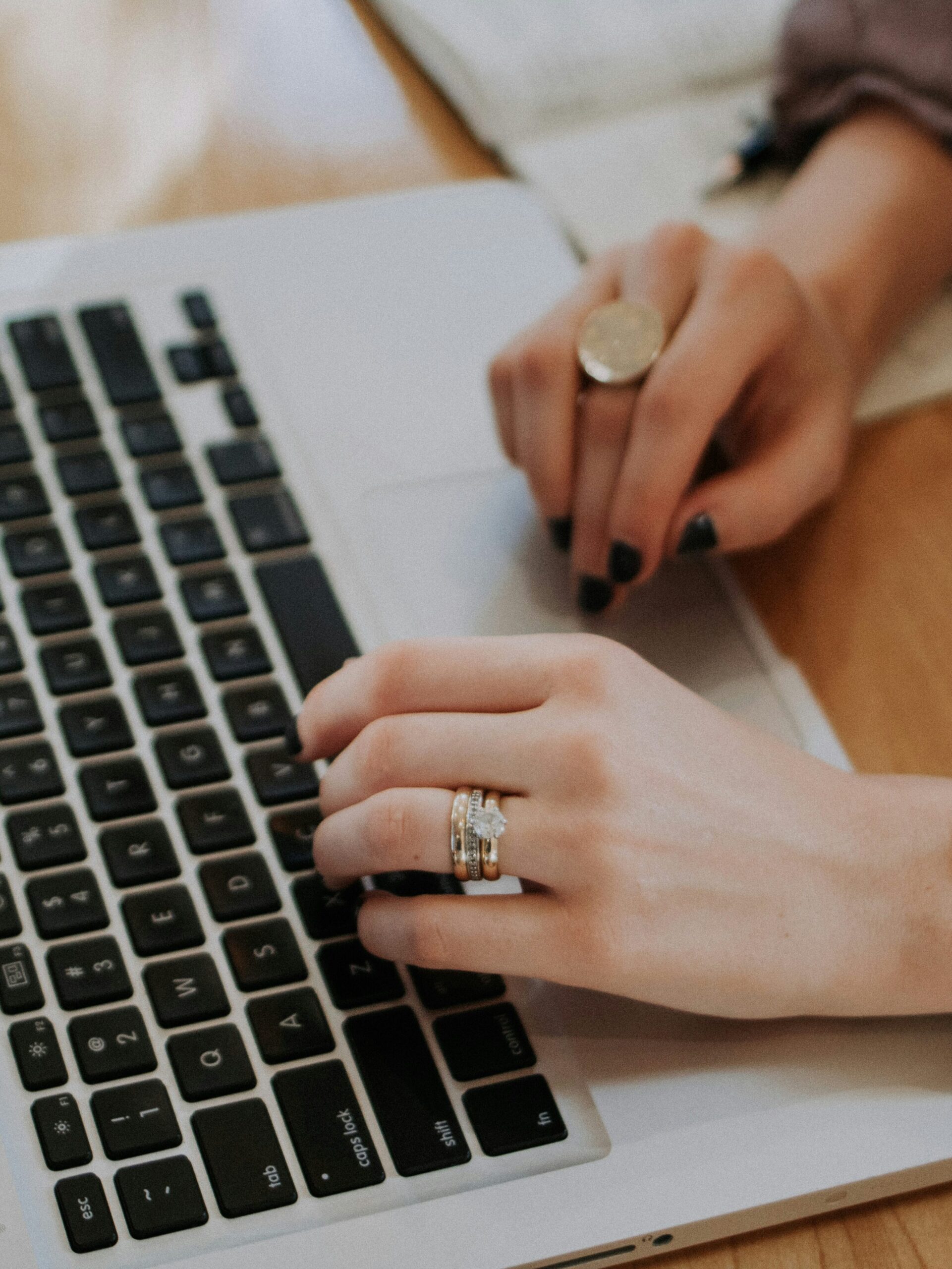 Roser Augé - Contacto